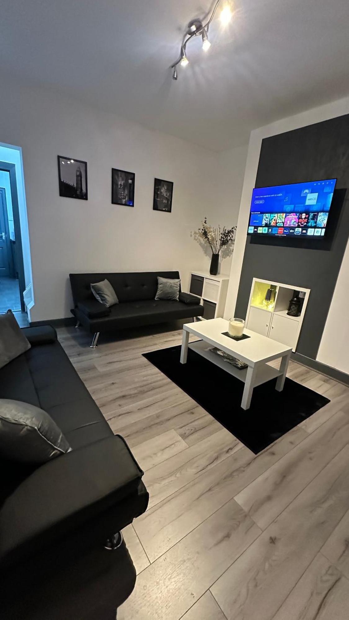 Modern 2 Bed Near Turf Moor Football Stadium, Parks, Canal And Lake Burnley Dış mekan fotoğraf